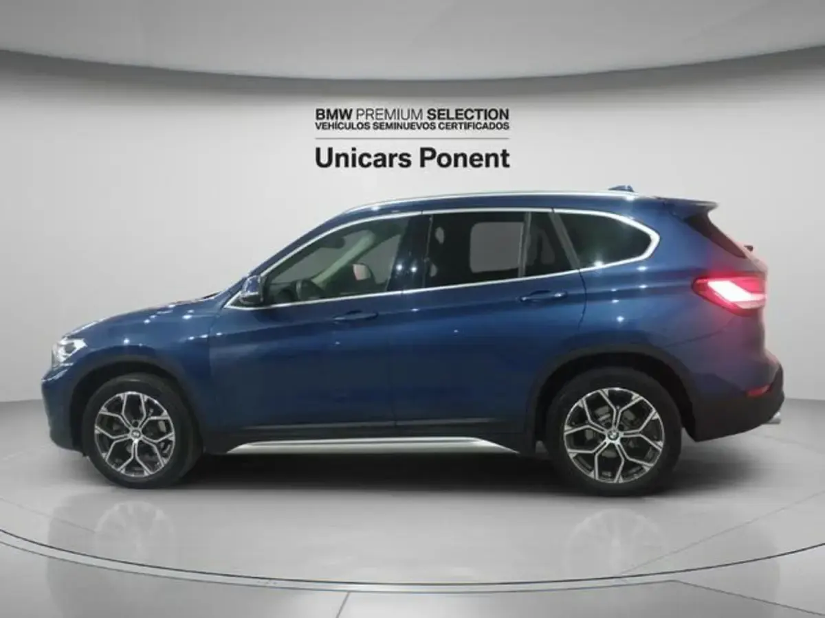 Usado BMW X1 Comfort Edition 150 CV (110 kW) 2021 Azul SUV