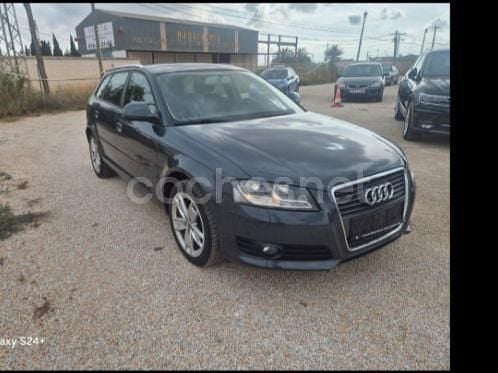 Usado Audi A3 Attraction 140 CV (102 kW) 2009 Gris / plata Berlina