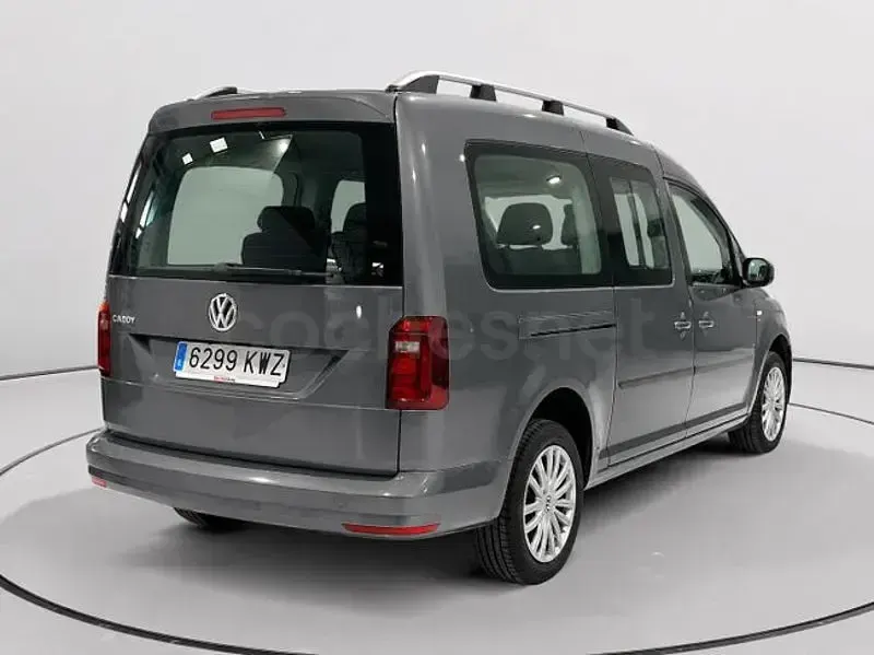 Usado VW Caddy Trendline 102 CV (75 kW) 2019 Gris / plata Monovolumen