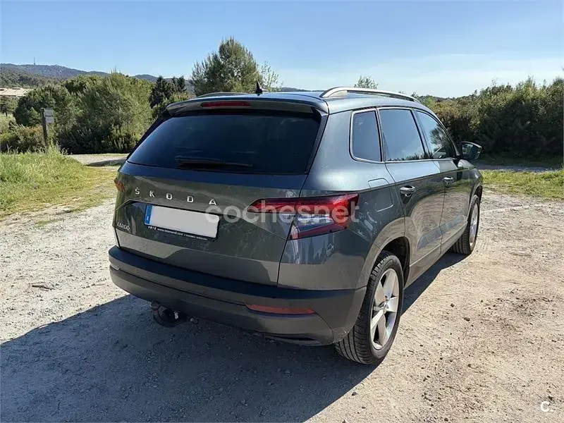 Usado Skoda Karoq Ambition 150 CV (110 kW) 2020 Azul SUV