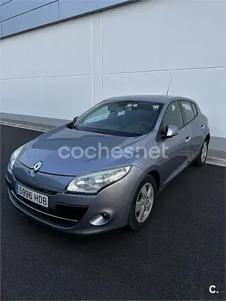 Usado Renault Mégane 110 CV (80 kW) 2011 Gris / plata Berlina