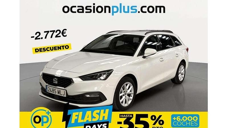 Usado Seat Leon ST Style 131 CV (96 kW) 2023 Blanco Familiar