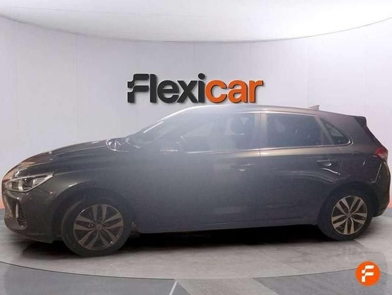 Usado Hyundai i30 Style 136 CV (100 kW) 2017 Gris Utilitario