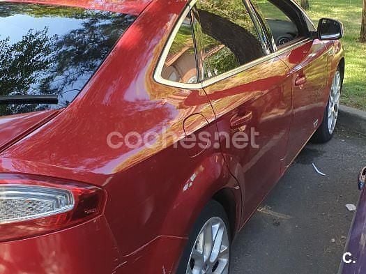 Usado Ford Mondeo Titanium S 163 CV (119 kW) 2013 Granate Berlina
