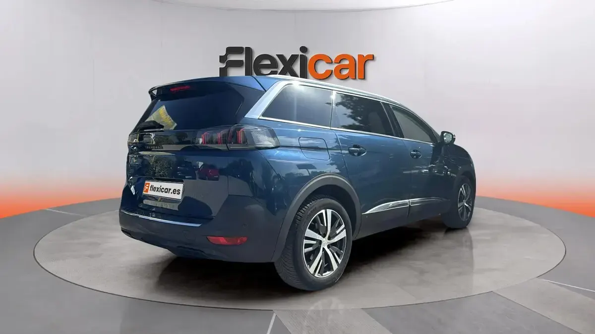 Usado Peugeot 5008 Allure 131 CV (96 kW) 2021 Azul SUV