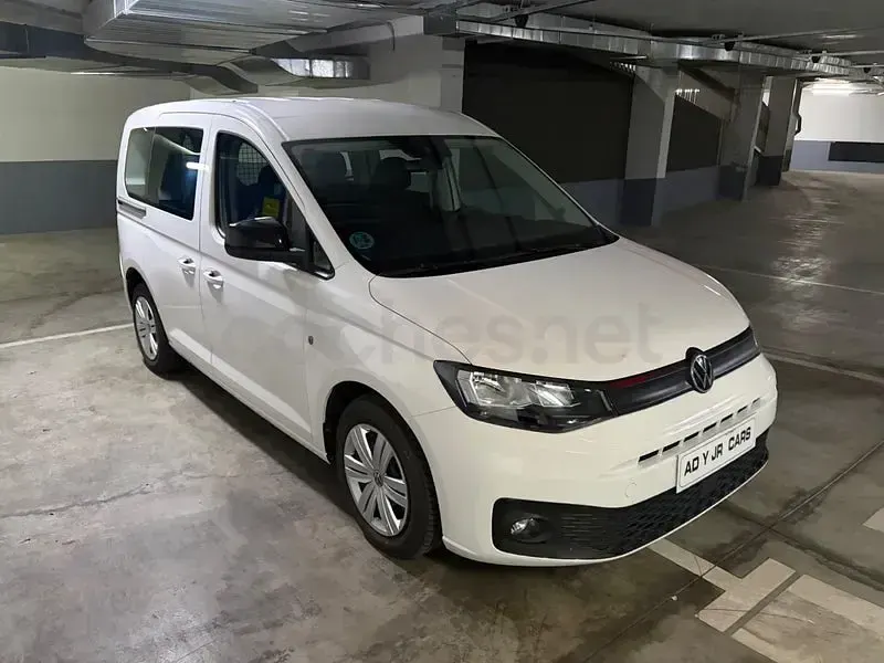 Usado VW Caddy 122 CV (89 kW) 2021 Blanco Monovolumen