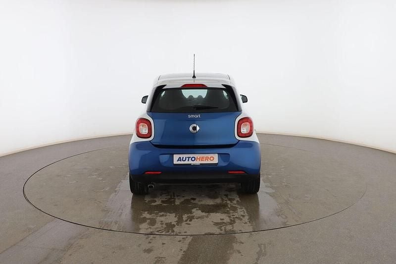 Usado Smart ForFour Basis 90 CV (66 kW) 2016 Azul Utilitario