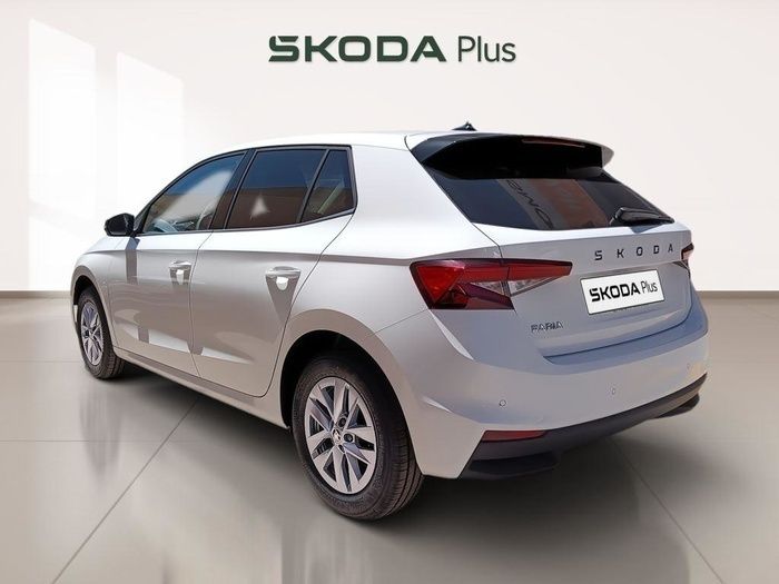 Blanco Usado 2024 Skoda Fabia Selection Berlina | 15.800 € (Buen precio) - Imagen 1/4