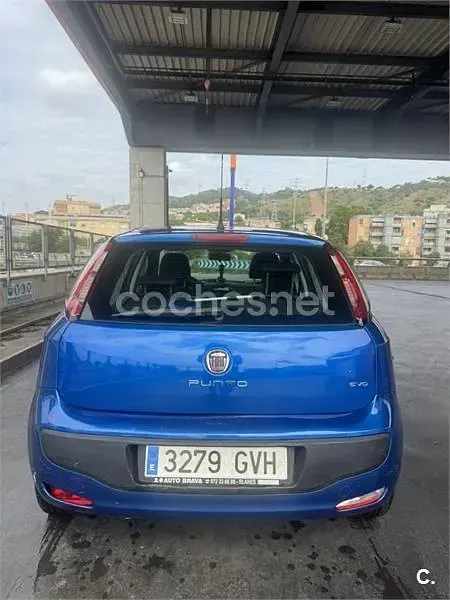 Usado Fiat Punto Evo Dynamic 77 CV (56 kW) 2010 Azul Utilitario