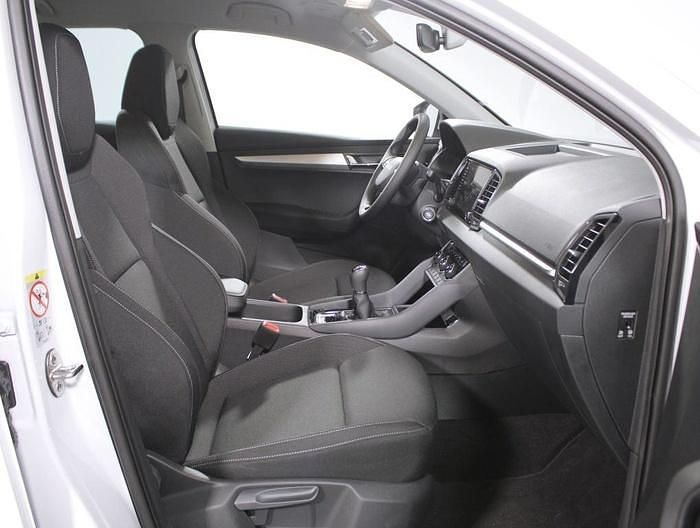 Usado Skoda Karoq Selection 116 CV (85 kW) 2025 Blanco SUV