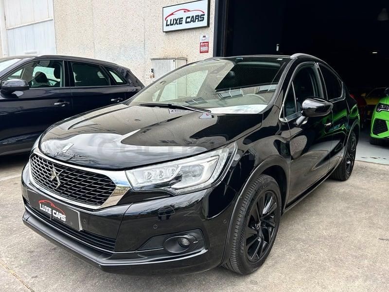 Usado DS Automobiles DS4 Crossback Style 131 CV (96 kW) 2018 Negro SUV