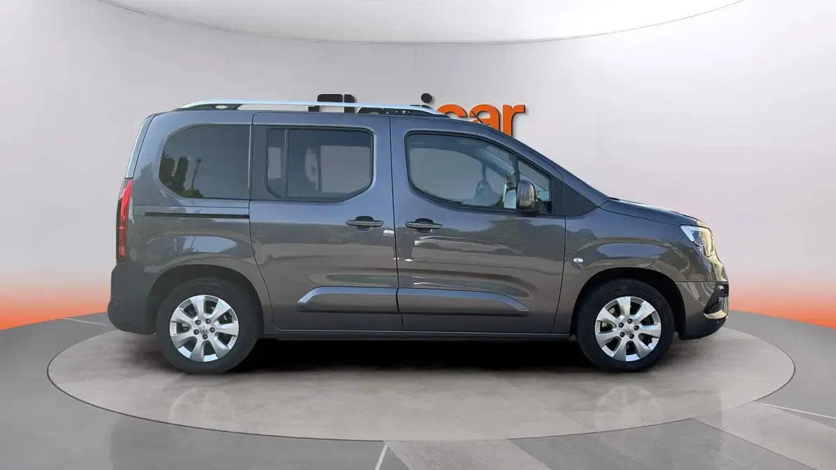 Usado Opel Combo Innovation 130 CV (95 kW) 2019 Gris Monovolumen