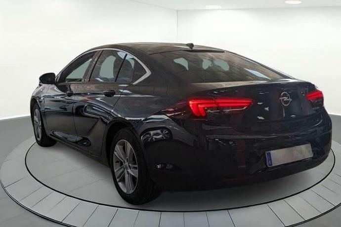 Usado Opel Insignia Edition 136 CV (100 kW) 2019 Negro Berlina