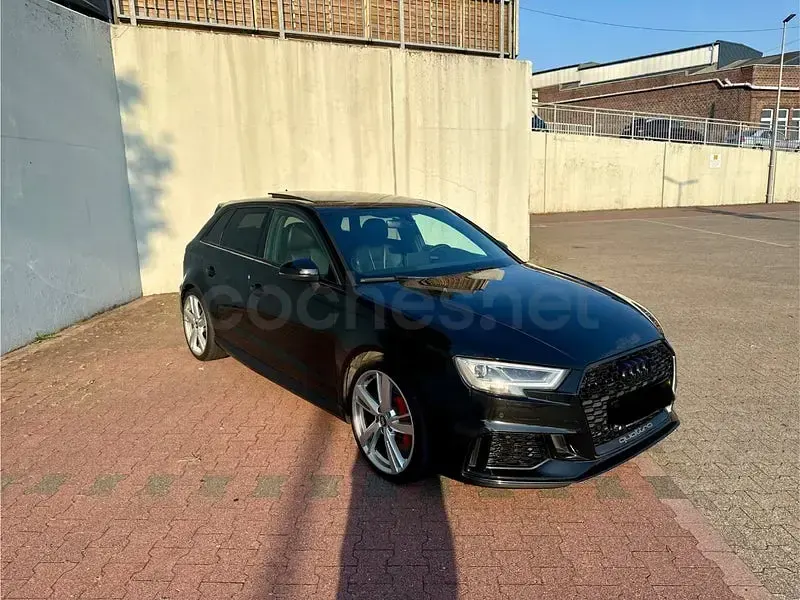 Usado Audi RS3 400 CV (294 kW) 2020 Negro Berlina