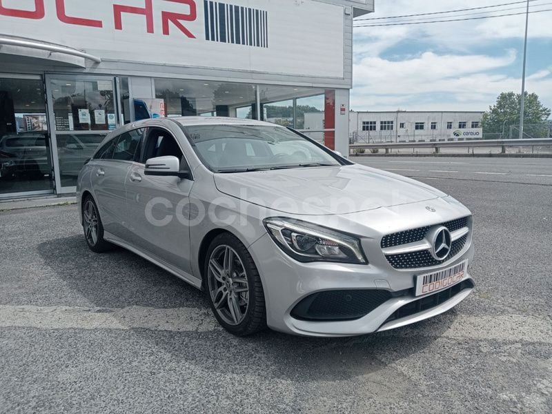 Gris / plata Usado 2017 Mercedes CLA200 Shooting Brake Familiar | 22.900 € - Imagen 1/4
