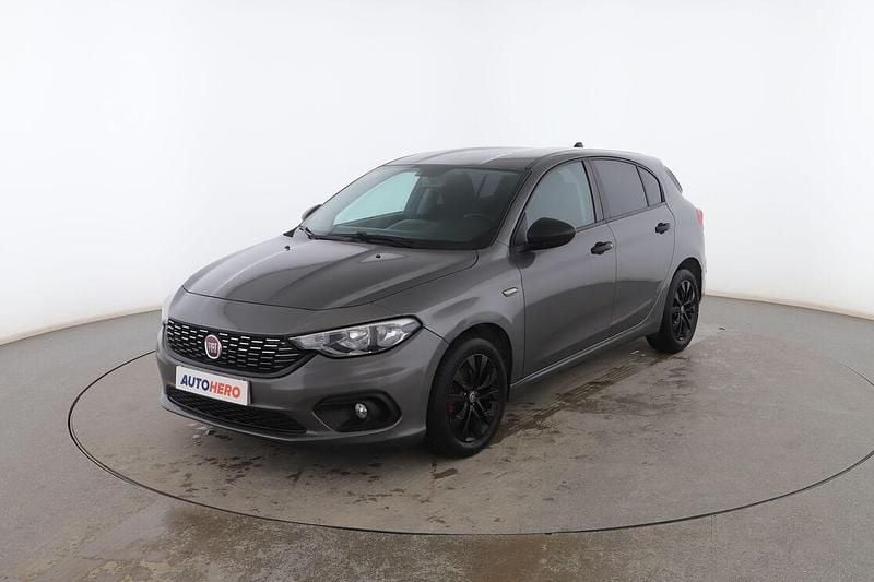 Usado Fiat Tipo Business 120 CV (88 kW) 2018 Gris Utilitario