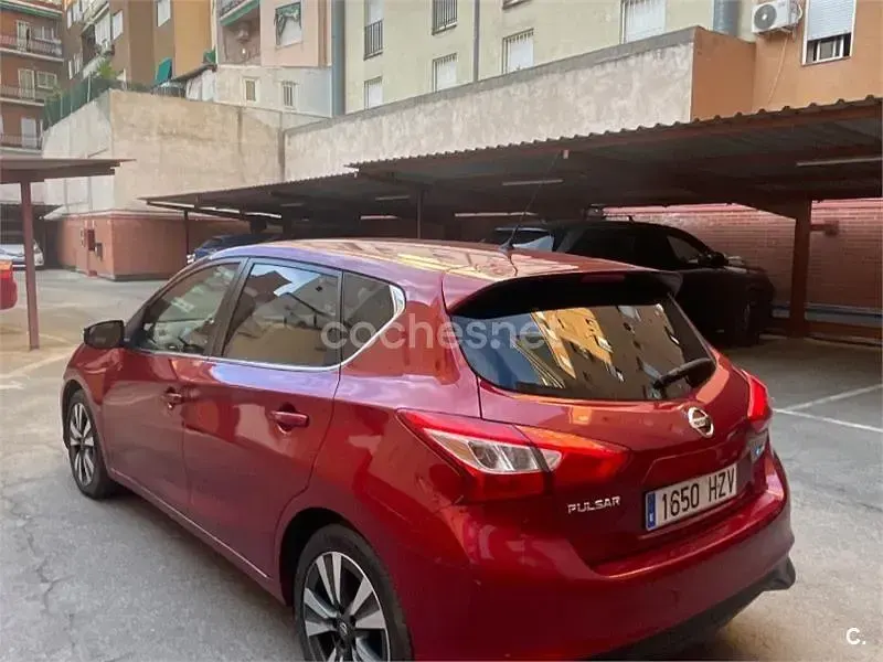 Usado Nissan Pulsar Tekna 110 CV (80 kW) 2014 Rojo Utilitario