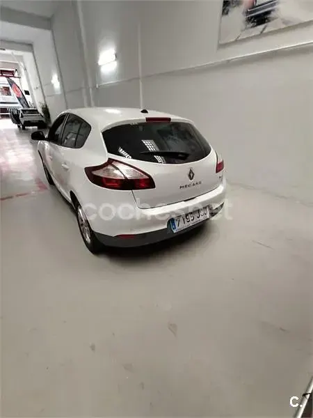 Usado Renault Mégane III LIMITED 115 CV (84 kW) 2015 Blanco Berlina