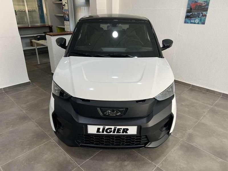 Nuevo Ligier JS50 2025 Negro Utilitario