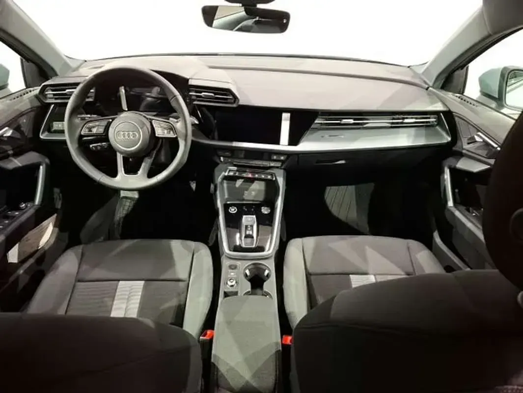 Usado Audi A3 204 CV (150 kW) 2026 Gris Berlina