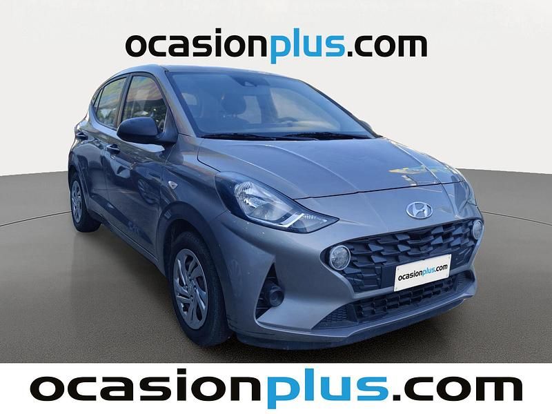 Usado Hyundai i10 67 CV (49 kW) 2022 Gris Utilitario
