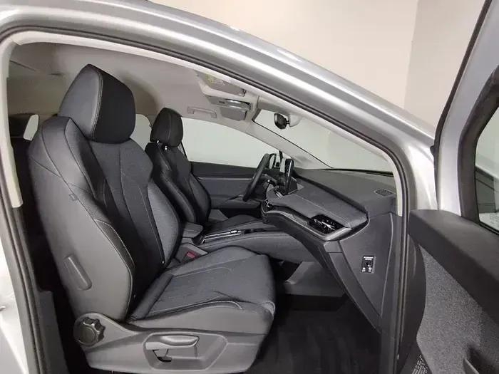 Usado Skoda Elroq 164 kW (224 CV) 2025 Gris plata SUV