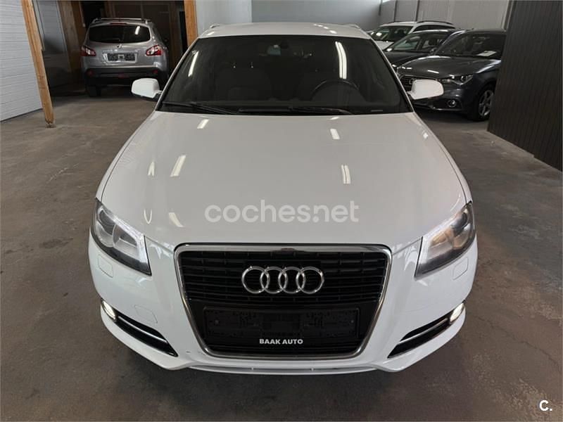 Usado Audi A3 Ambiente 105 HP (77 kW) 2012 Branco Citadino