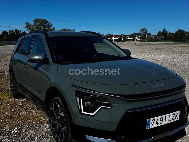 Usado Kia Niro 183 CV (134 kW) 2022 Gris / plata SUV