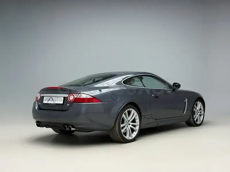 Usado Jaguar XKR 419 CV (308 kW) 2007 Gris / plata Coupe