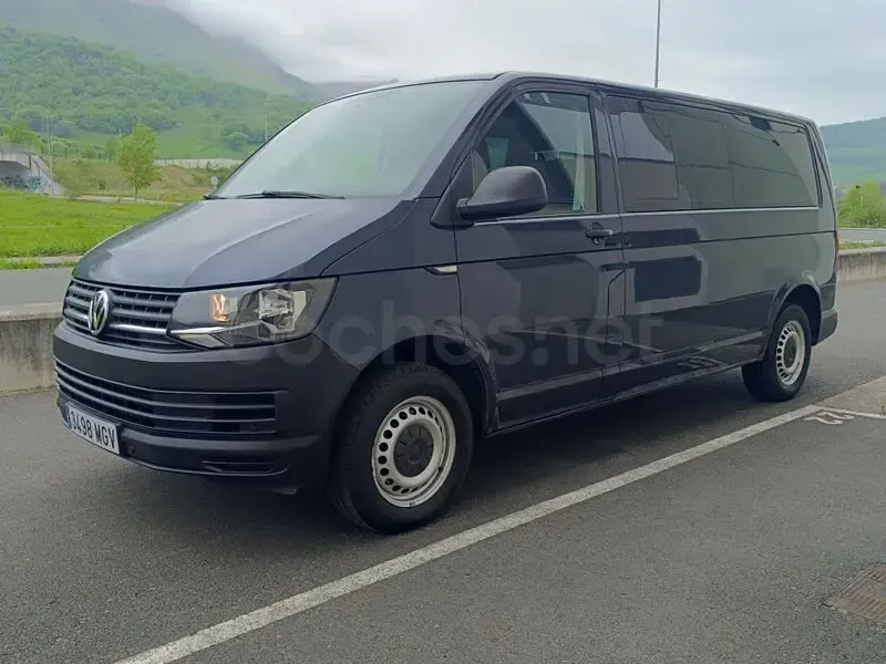 Usado VW Caravelle Trendline 150 CV (110 kW) 2017 Azul Van