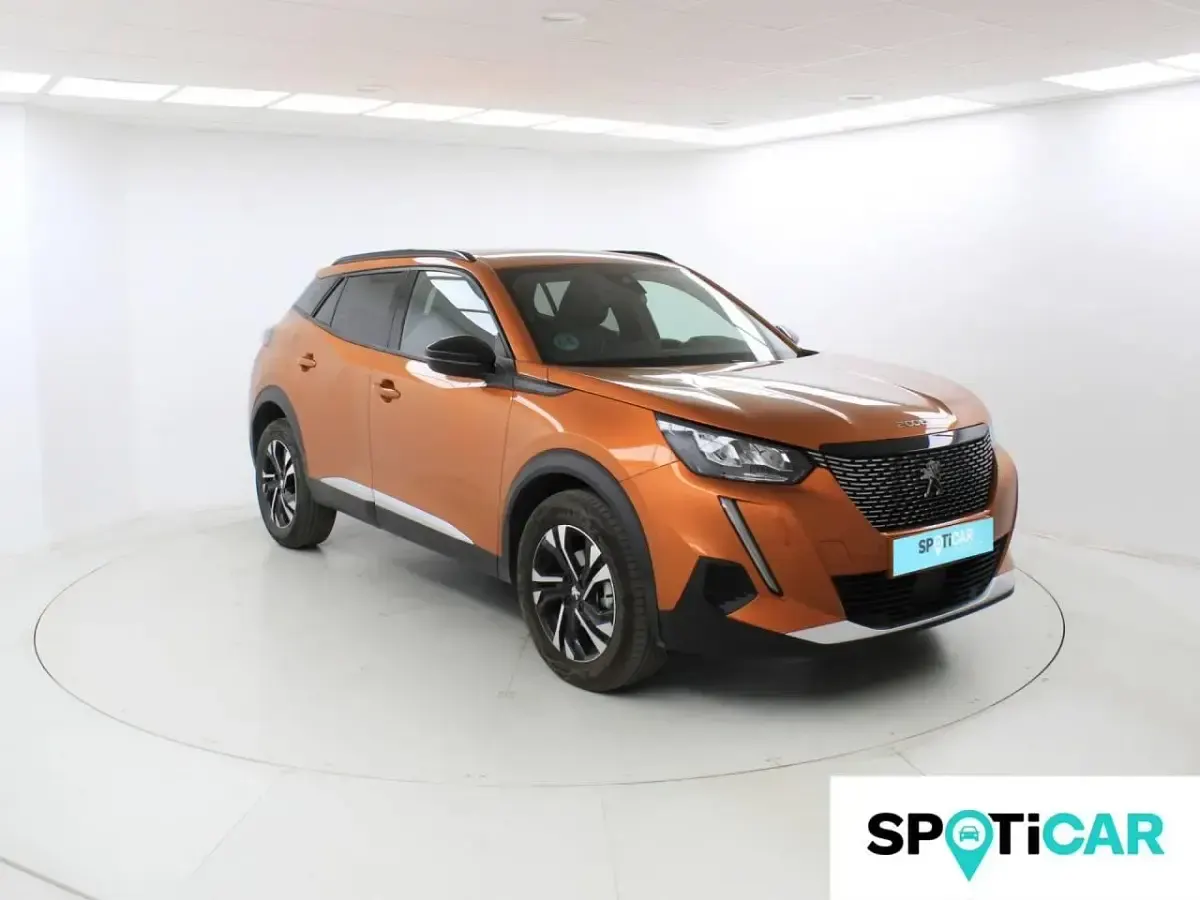 Usado Peugeot 2008 Allure 101 CV (74 kW) 2022 Naranja SUV