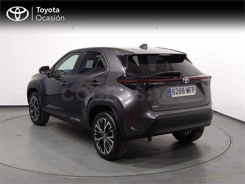 Usado Toyota Yaris Cross Style 116 CV (85 kW) 2023 Gris / plata SUV