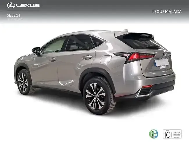 Usado Lexus NX300h 197 CV (144 kW) 2021 Gris / plata SUV