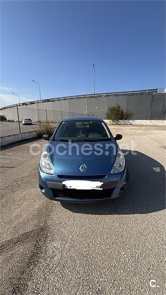 Azul Usado 2010 Renault Clio II Expression Berlina | 4000 € (Buen precio) - Imagen 1/4