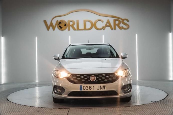 Usado Fiat Tipo Pop 120 CV (88 kW) 2016 Gris Berlina