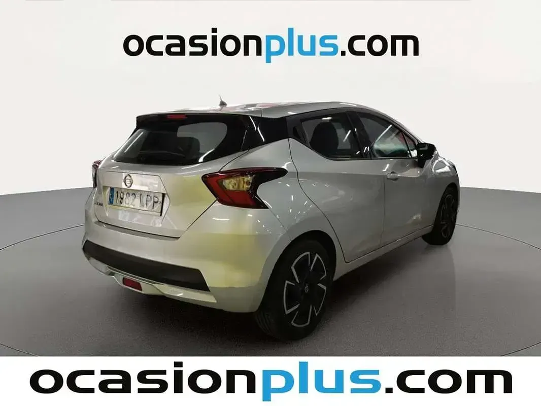 Usado Nissan Micra Acenta 92 CV (67 kW) 2021 Gris Utilitario