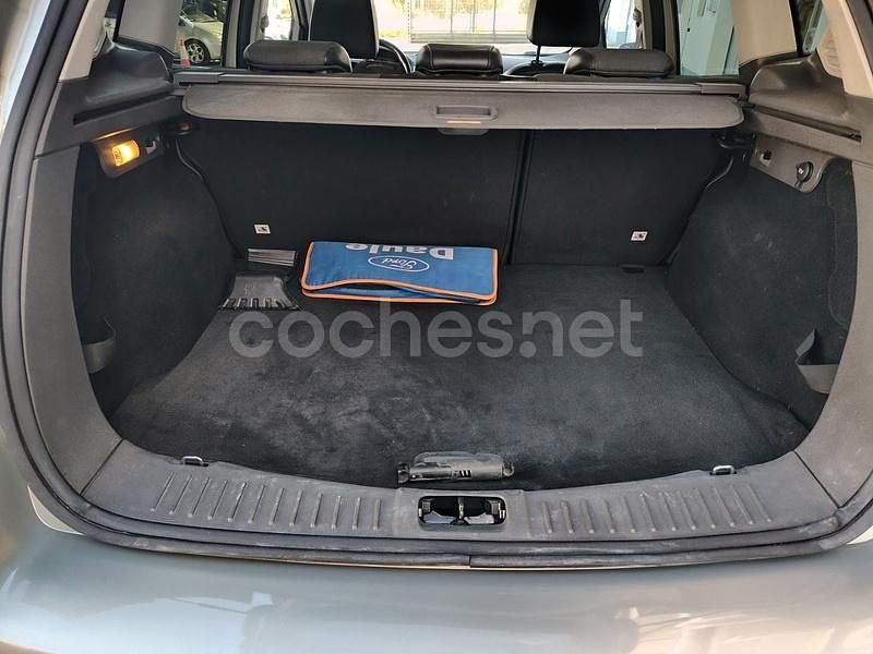 Usado Ford Kuga Trend 136 CV (100 kW) 2008 Beige SUV