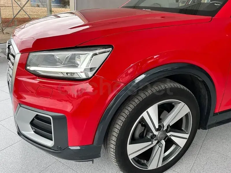 Usado Audi Q2 Design 116 HP (85 kW) 2019 Vermelho SUV