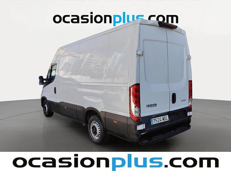 Usado Iveco Daily 156 CV (114 kW) 2023 Blanco Berlina