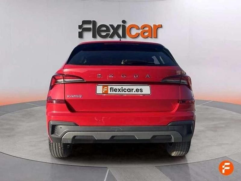 Usado Skoda Kamiq Selection 95 CV (69 kW) 2024 Rojo SUV