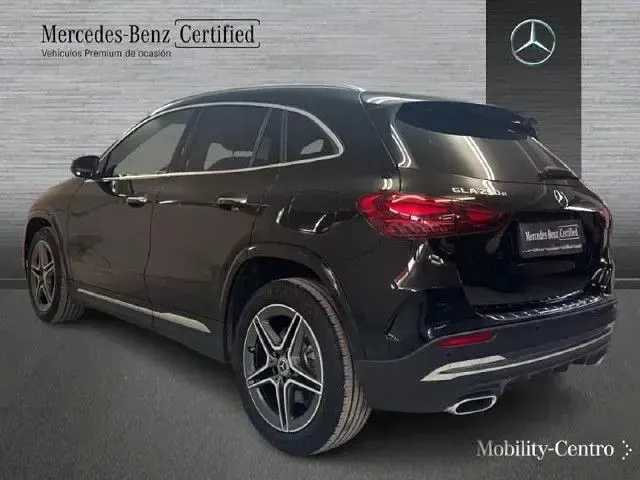 Usado Mercedes GLA250 218 CV (160 kW) 2025 Negro noche SUV