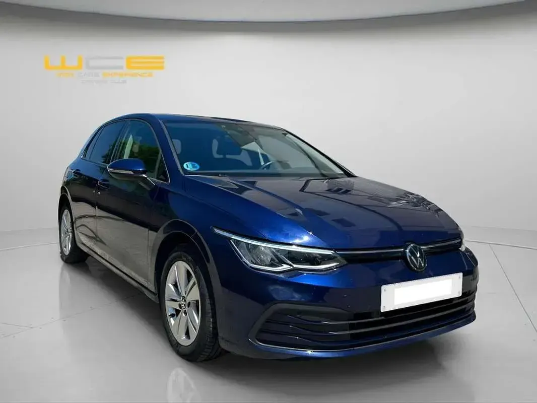 Usado VW Golf VIII Life 109 CV (80 kW) 2023 Azul Familiar