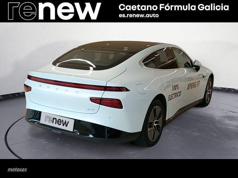 Usado XPENG P7 202 kW (276 CV) 2025 Blanco Berlina