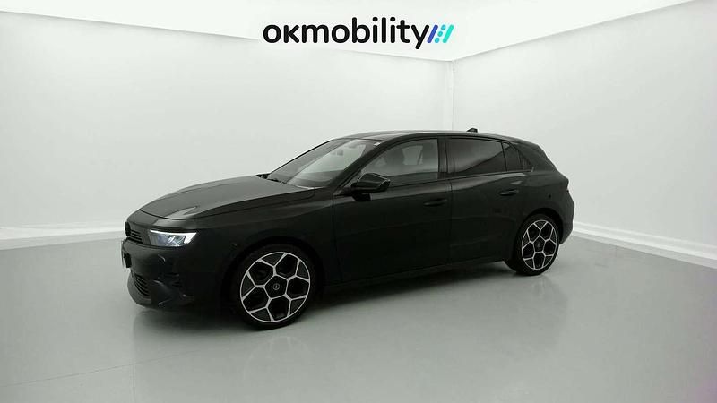 Usado Opel Astra 131 CV (96 kW) 2023 Negro Familiar