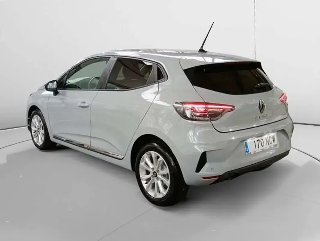 Usado Renault Clio Evolution 101 CV (74 kW) 2025 Gris Utilitario
