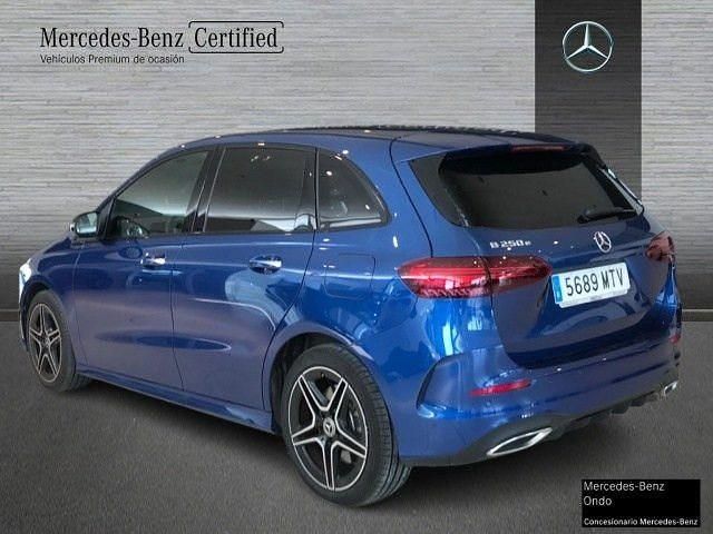 Usado Mercedes B250e AMG line 218 CV (160 kW) 2024 Azul Monovolumen