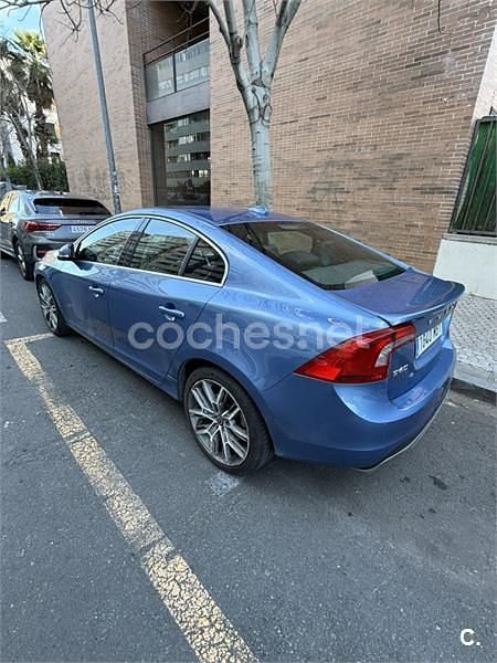 Usado Volvo S60 Momentum 115 CV (84 kW) 2014 Azul Berlina