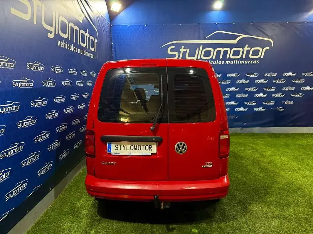 Usado VW Caddy Maxi 150 CV (110 kW) 2016 Rojo Monovolumen