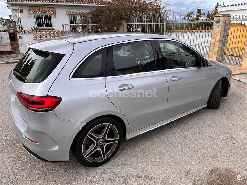 Usado Mercedes B200 136 CV (100 kW) 2020 Gris / plata Monovolumen