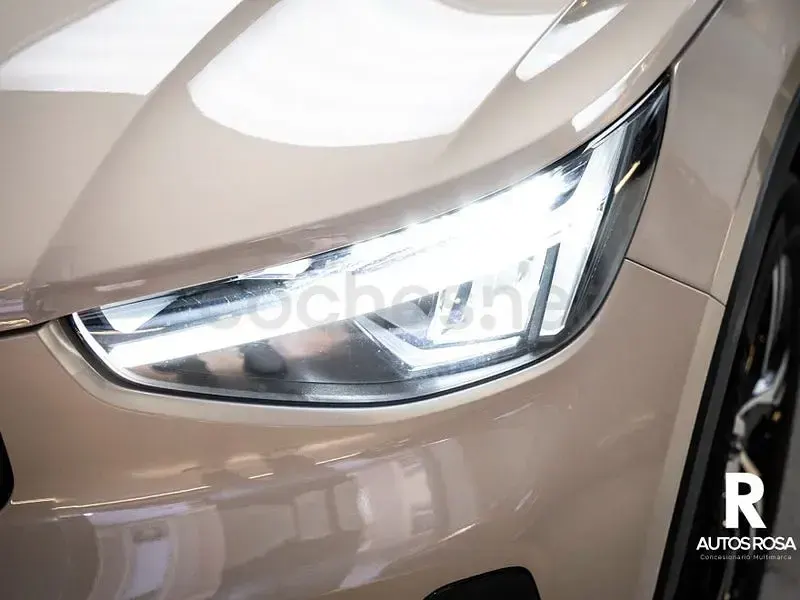 Usado Volvo XC40 Plus 163 CV (119 kW) 2025 Beige SUV
